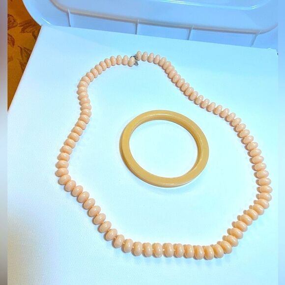 Peach apricot color acrylic beaded necklace and almost matching bracelet set - Picture 1 of 8